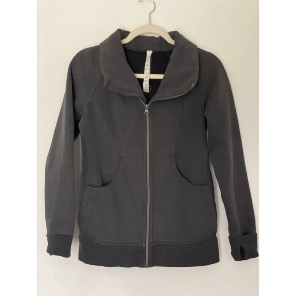 Lululemon Full Zip Jacket Size 6 could fit XS-Small  Gray Active L10